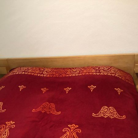 Bed and Breakfast Mona'S Sleep & Go Buren  Exterior foto