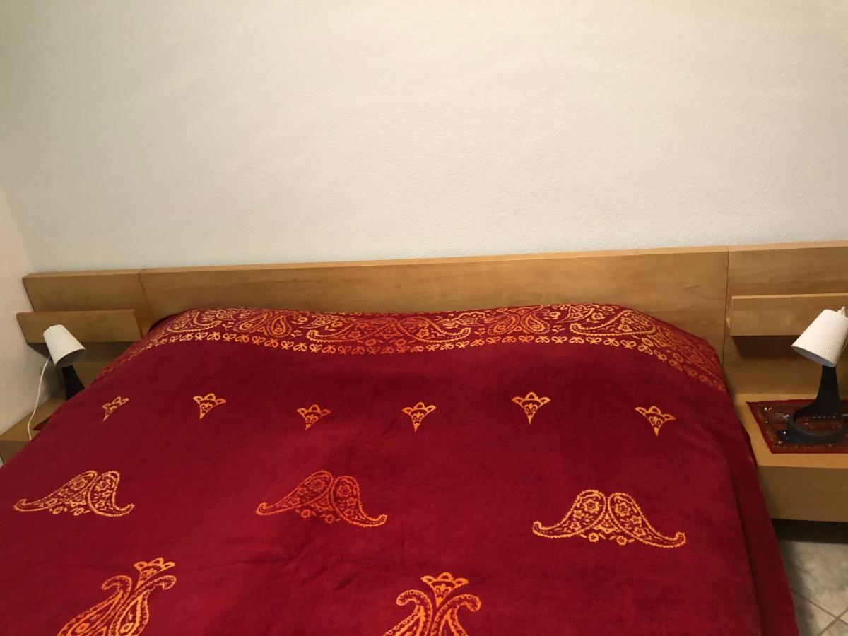 Bed and Breakfast Mona'S Sleep & Go Buren  Exterior foto
