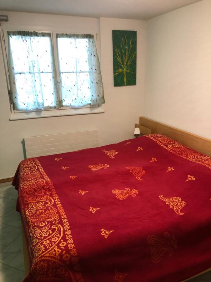 Bed and Breakfast Mona'S Sleep & Go Buren  Exterior foto